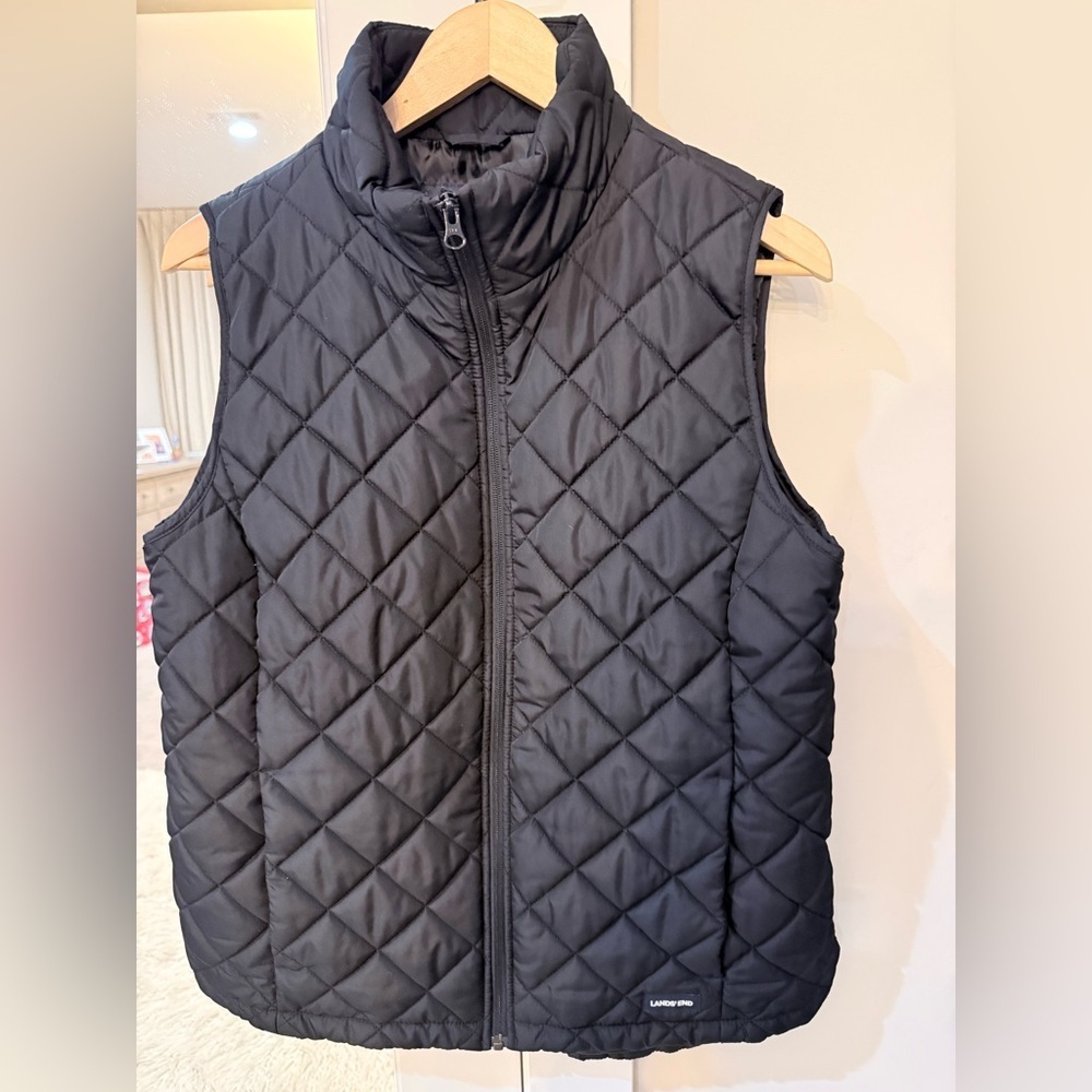 Lands' End Women’s Black Puffer Vest Size Medium NWOT